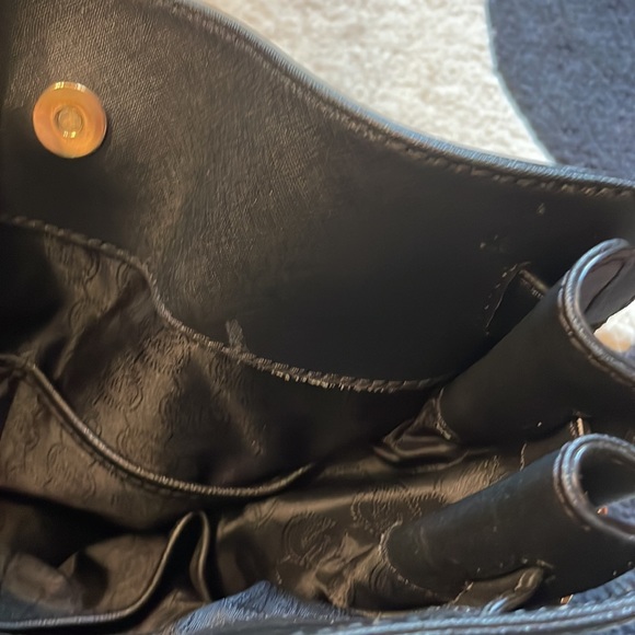 Michael Kors black Hamilton handbag. - Picture 5 of 8